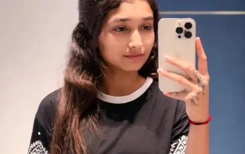 Cute Indian Girl Enjoying With Friends Video