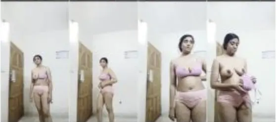 Sexy Bhabi Showing And Fingering Hindi